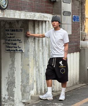 Horse One Tuck Bermuda Pants Black