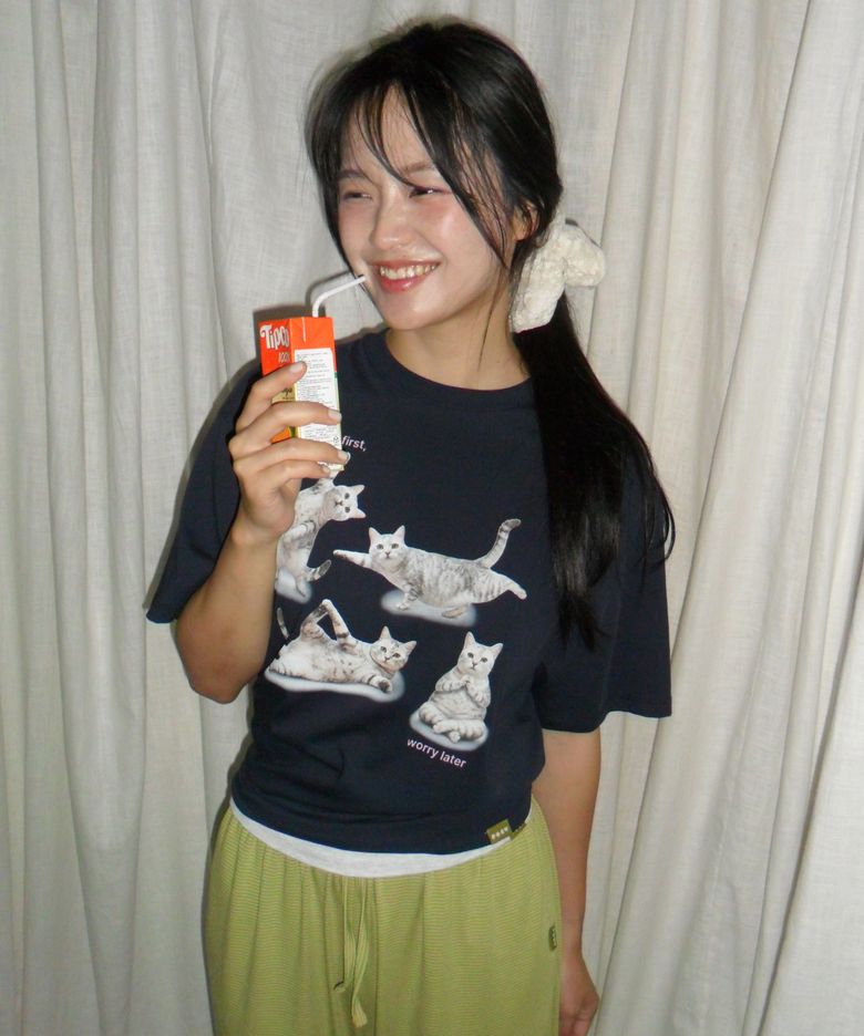 Stretching Cat T-Shirt - Navy