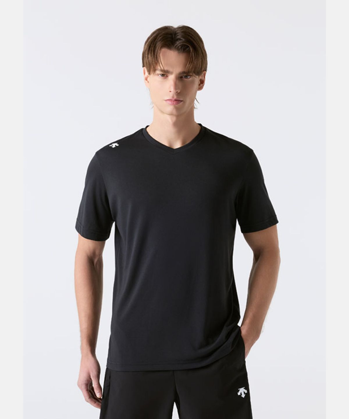데상트(DESCENTE) 퀵드라이 브이넥 반팔 티셔츠 블랙 SR223UTS49