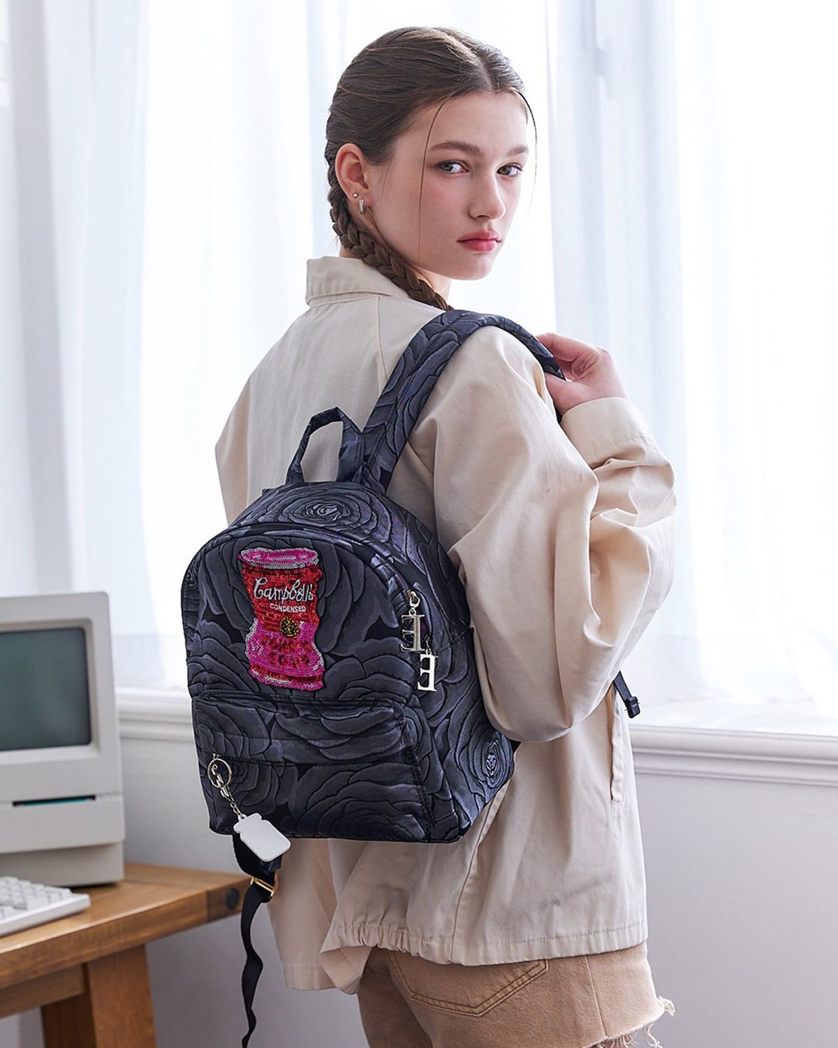 앙트레브(ENTRE REVES) BLACK ROSE CAMPBELL MINI BACKPACK