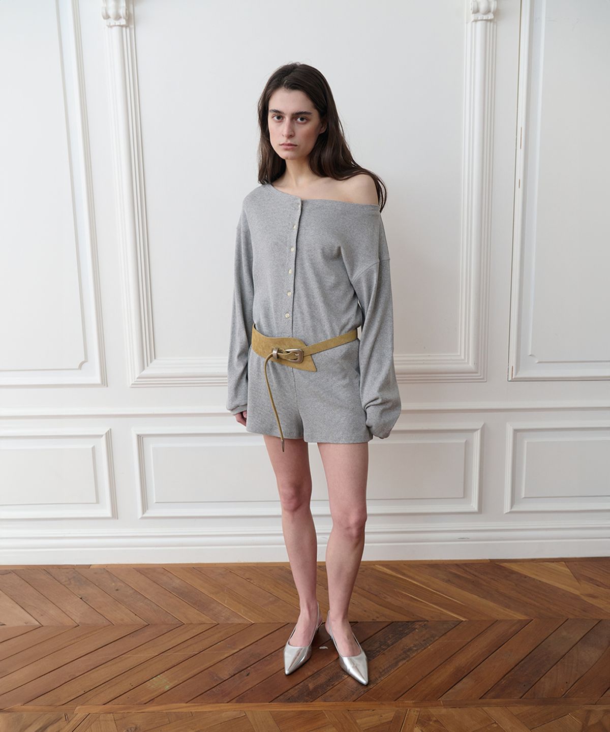 더포르타(THEPORTA) BUTTON RIB ROMPER, GRAY