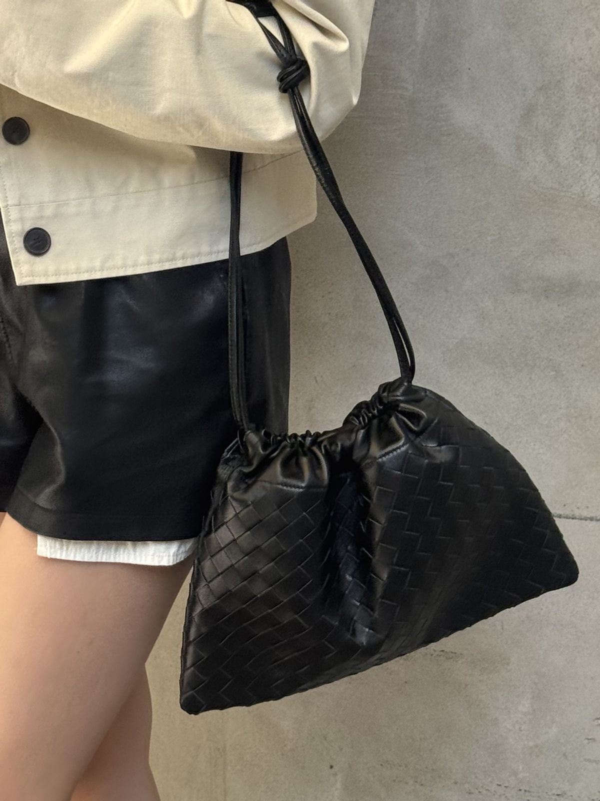 드왓츄럽(DWYL) 위빙 백 Woven Bag-Black