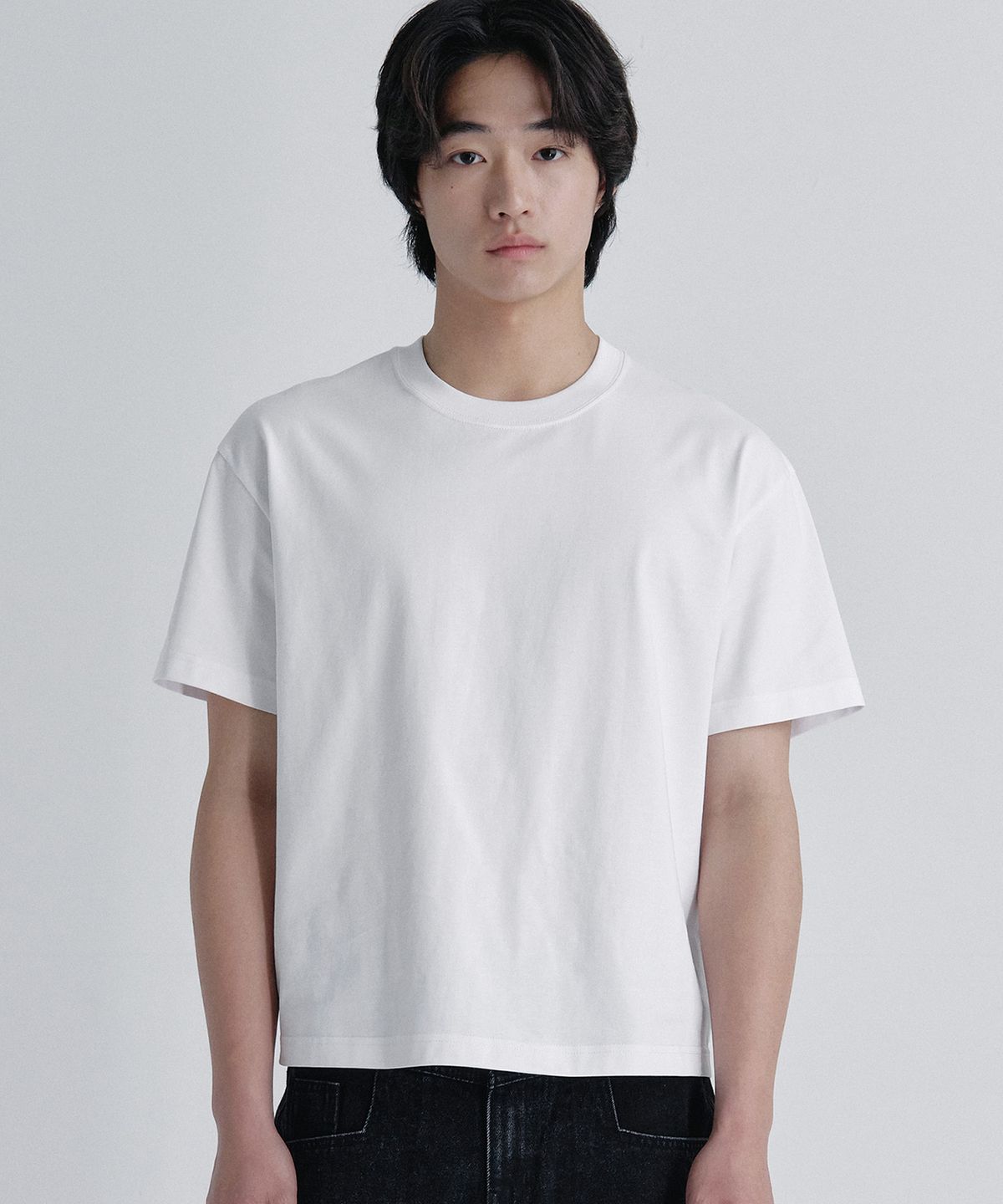 주앙옴므(JUAN HOMME) 크롭핏 컴팩트 하프 슬리브 (화이트)