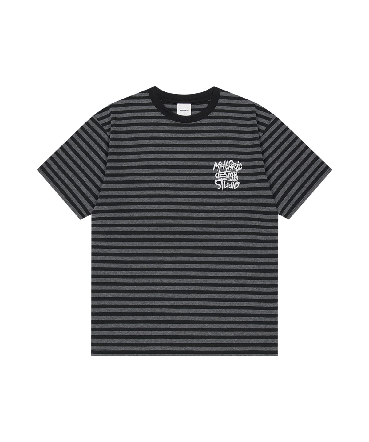 마하그리드(MAHAGRID) STRIPE SLASH LOGO TEE CHARCOAL(MG2GMMT513A)
