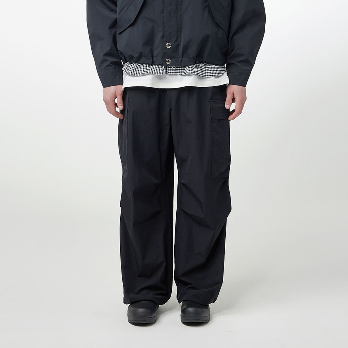 헌터(HUNTER) [MEN] 나일론 유틸리티 카고 팬츠 - 블랙 HEM0002APZBLK