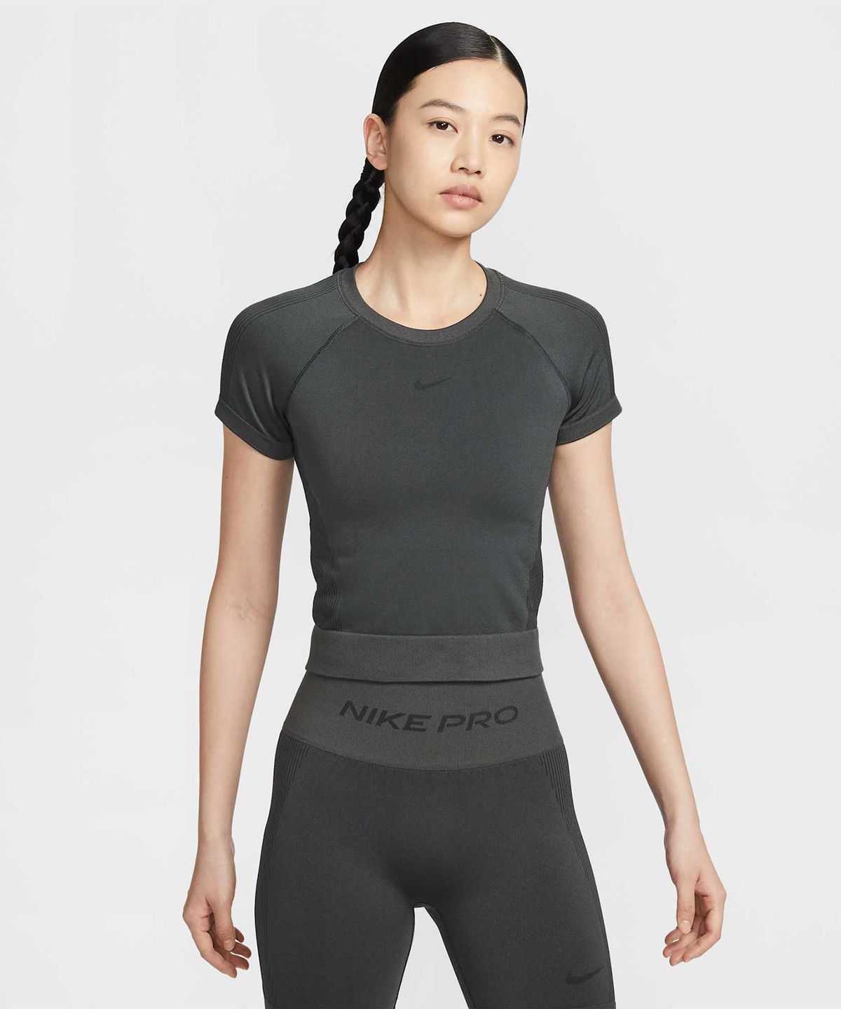 나이키(NIKE) 프로 심리스 드라이 핏 티셔츠 W - 다크 스모크 그레이 / IM9973-070