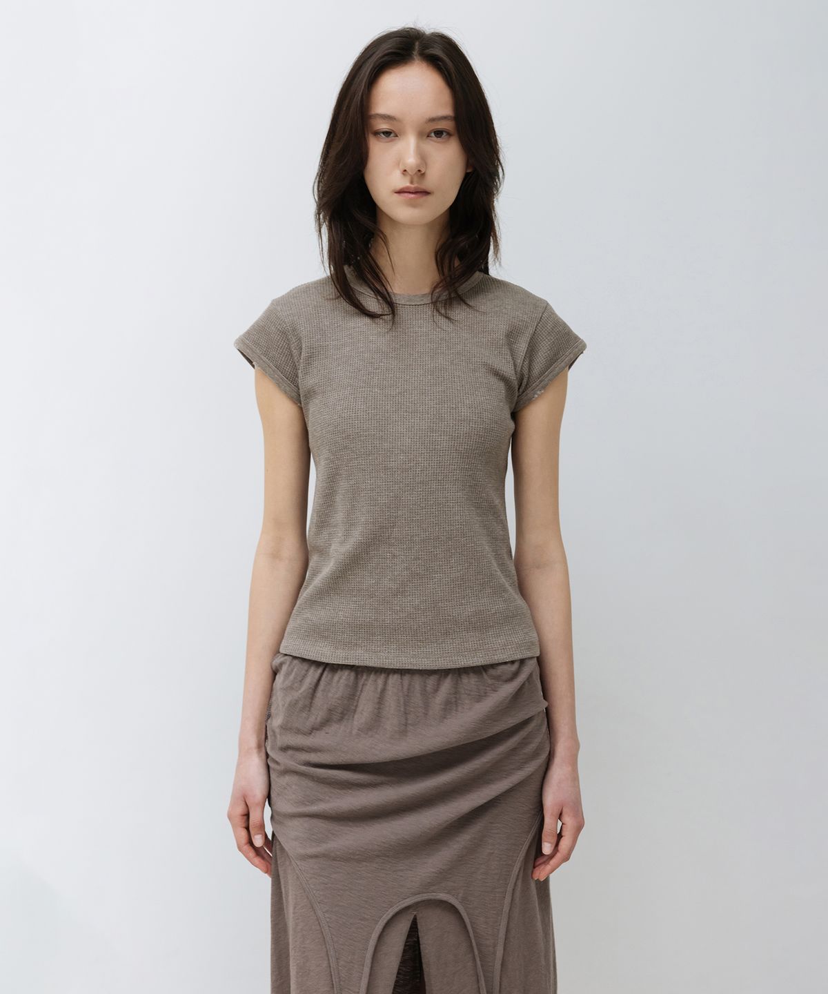 인사일런스 우먼(INSILENCE WOMEN) 와플 베이비핏 캡슬리브 BROWN
