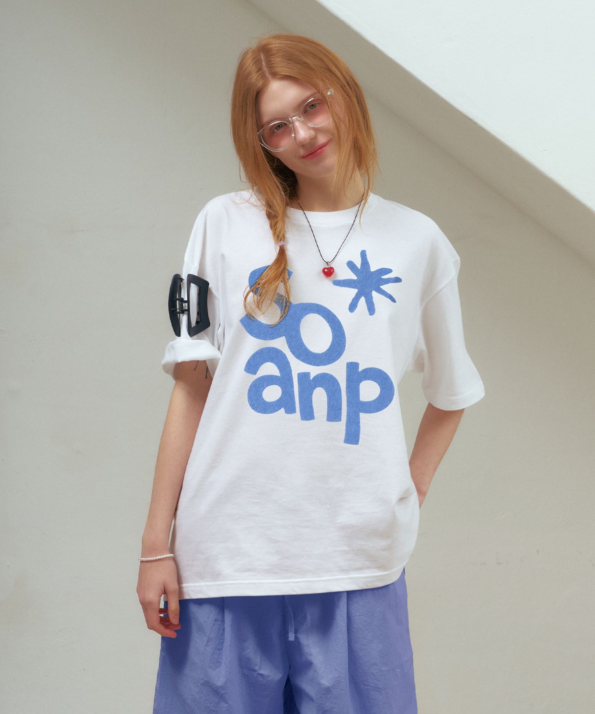 엔피스튜디오(NP STUDIO) 드로잉 ANP 오버핏 반팔 티셔츠 [ 화이트 ]