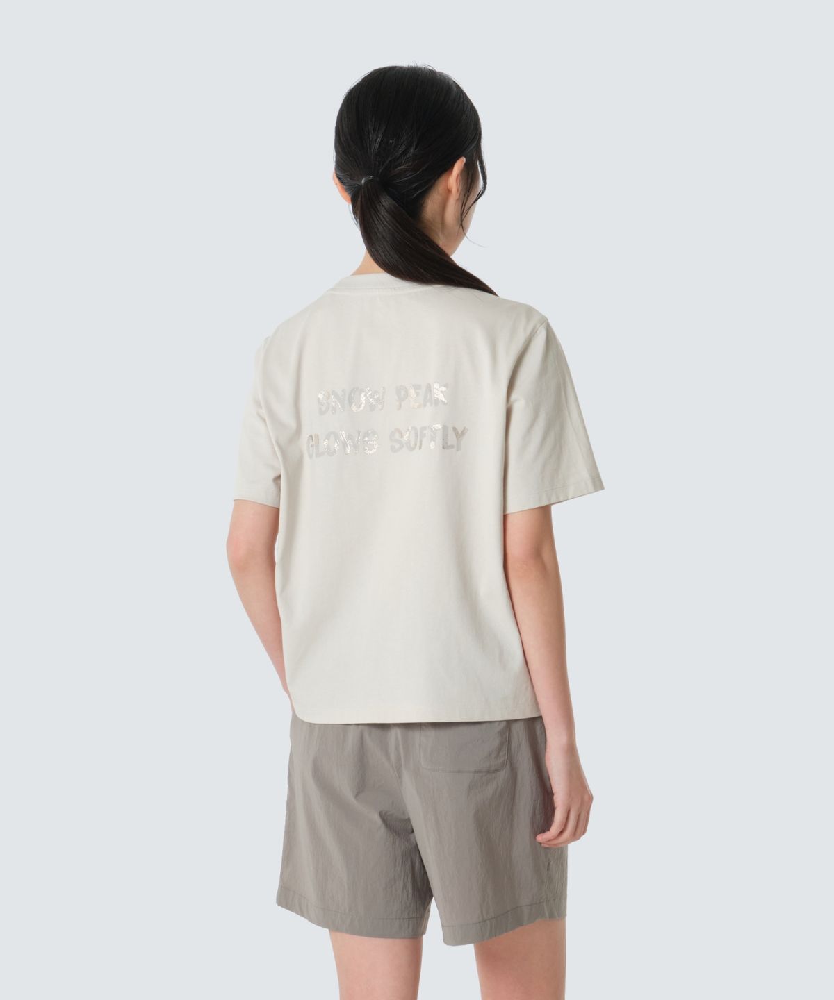 스노우피크 어패럴(SNOWPEAK APPAREL) 코튼 여성 레터링 반팔 티셔츠 (S26MWFTS65) Light Beige