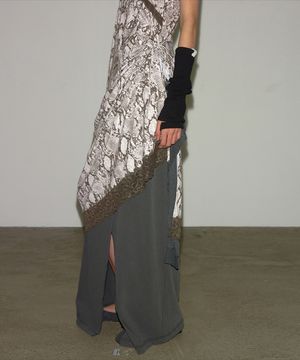 T LAYERED LONG SLIT SKIRT CHARCOAL