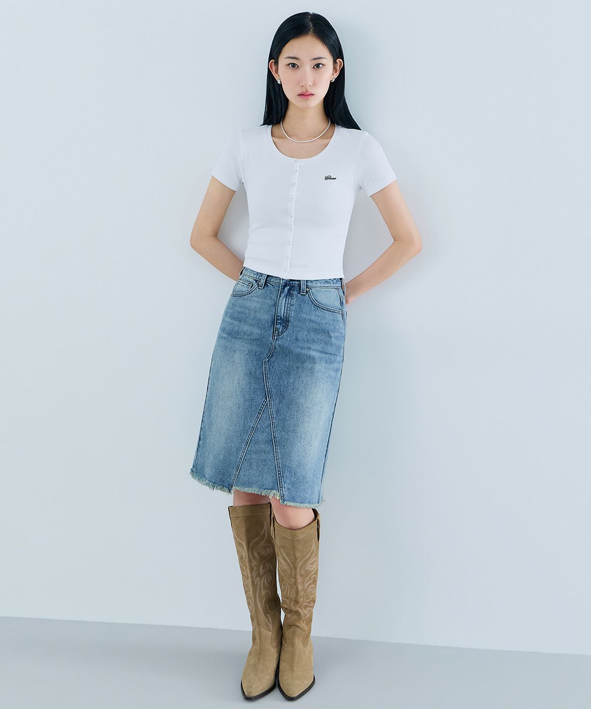 게스(GUESS) 1color 밑단 풀림 MBL 미디움 스커트 OQ2D5930