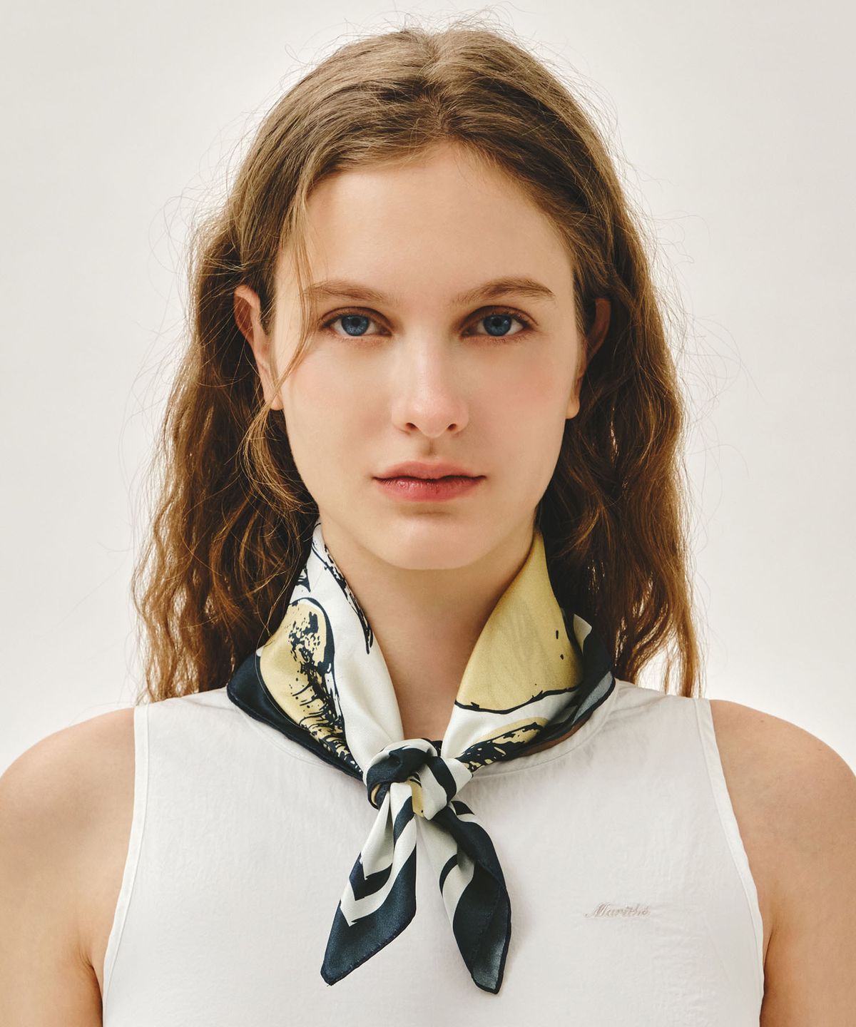 마리떼 프랑소와 저버(MARITHÉ + FRANҪOIS GIRBAUD) SUMMER PATTERN SILK SCARF navy
