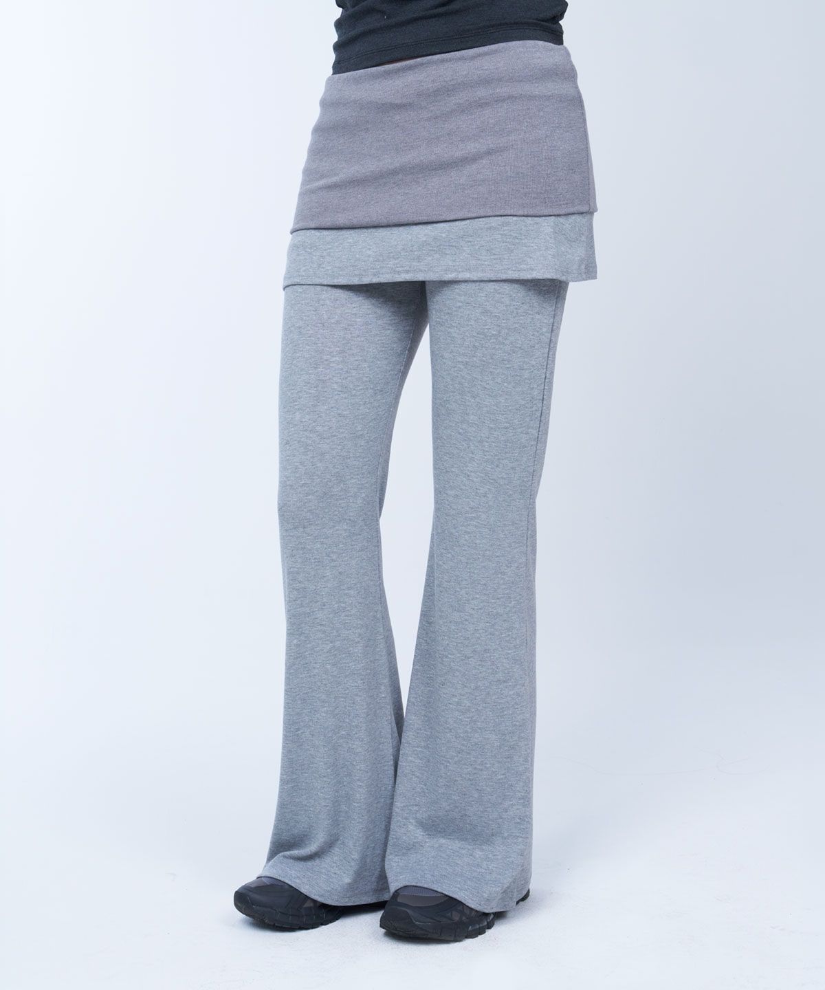 라이라이(LYELYE) Folded colorblock skirtpants (grey)