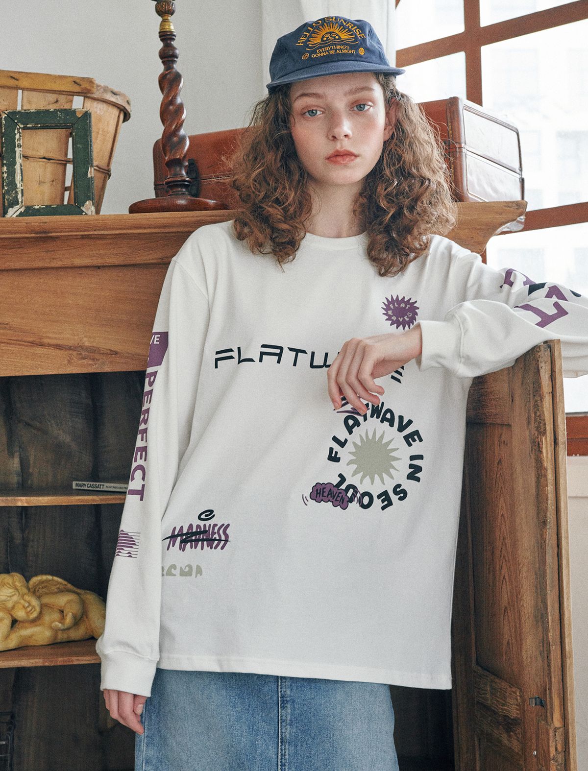 플랫웨이브 인 서울(FLATWAVE IN SEOUL) Elva Print Longsleeve T-Shirt White