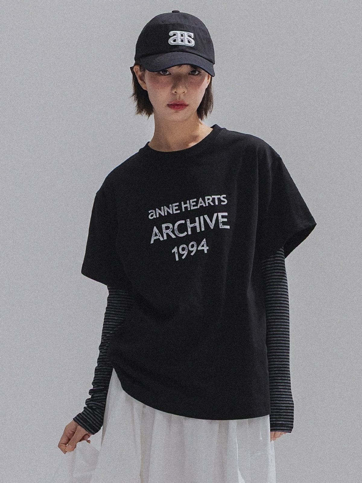 앤하츠(ANNEHEARTS) Vintage Letter ArchiveTee_BLACK