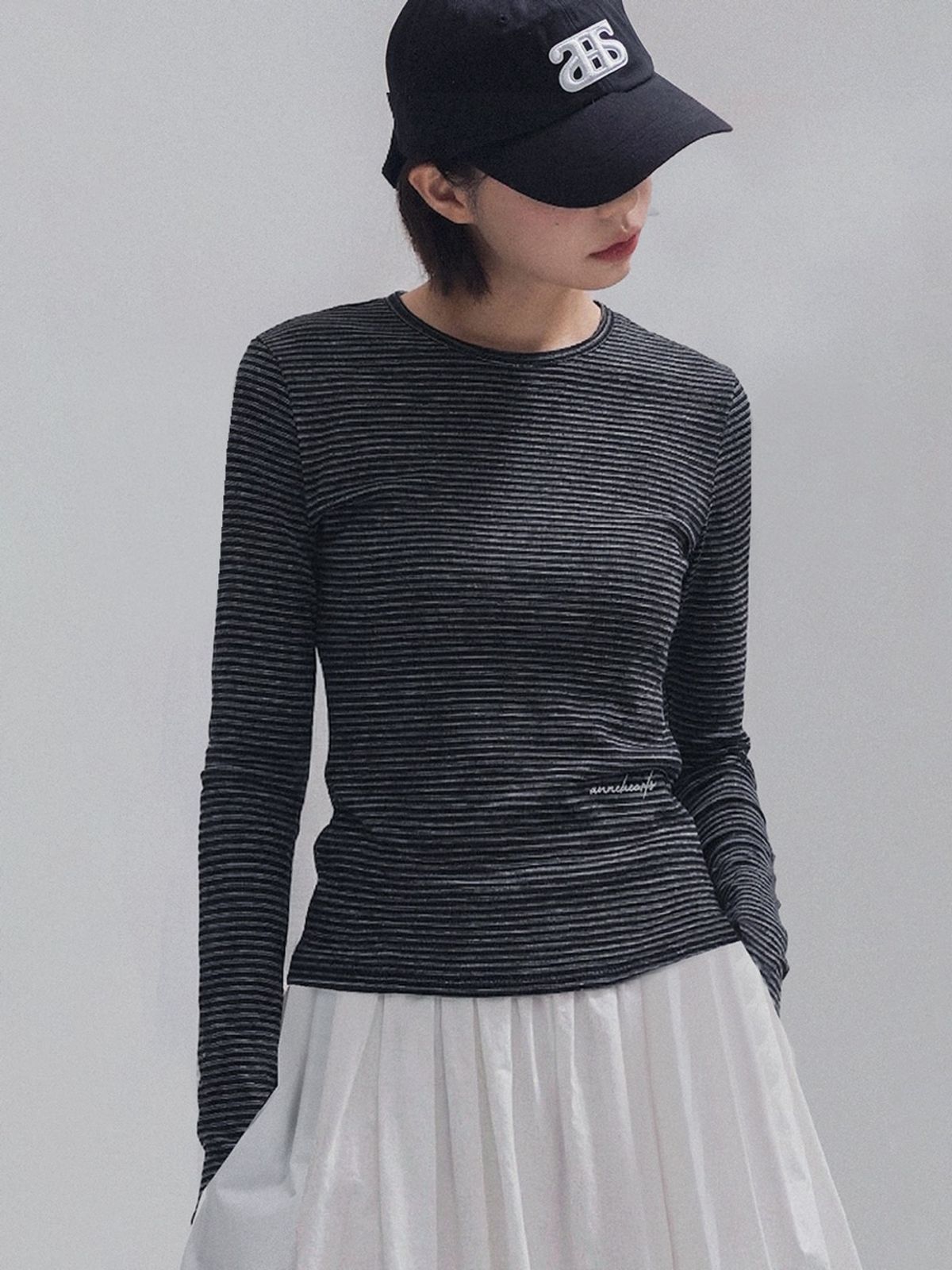 앤하츠(ANNEHEARTS) Double Stripe Slim Tee_BLACK