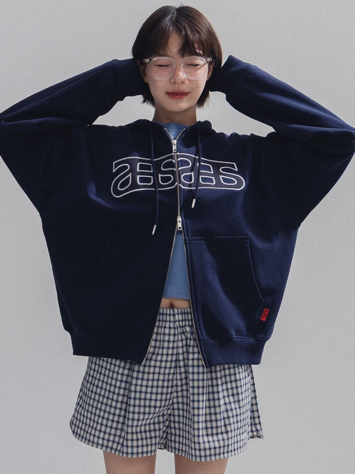 앤하츠(ANNEHEARTS) Heart Logo Hooded Zip-up_NAVY