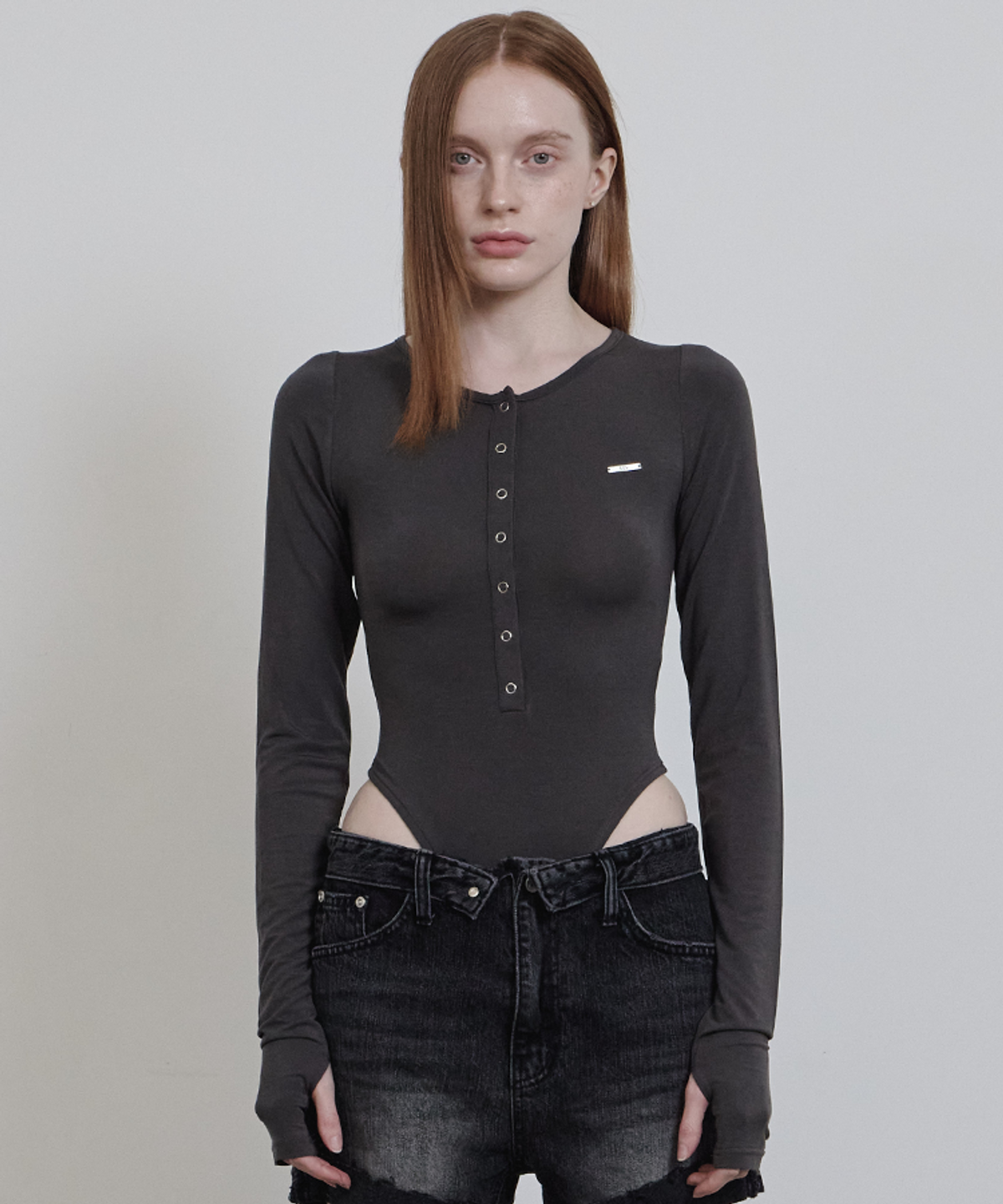어니브(ANIV) BUTTON BODY SUIT CHARCOAL