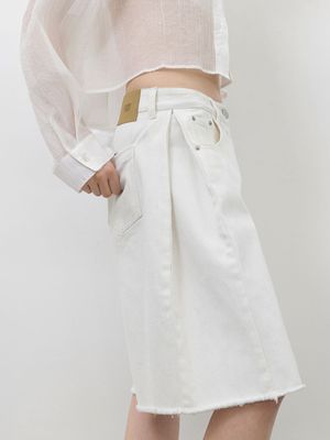 TUCK BERMUDA WHITE DENIM PANTS (PT-5790)