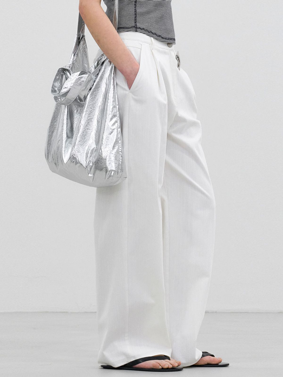 아틀리에 나인(ATELIER NAIN) TEVTURED TUCK CORVED PANTS (PT-5774)
