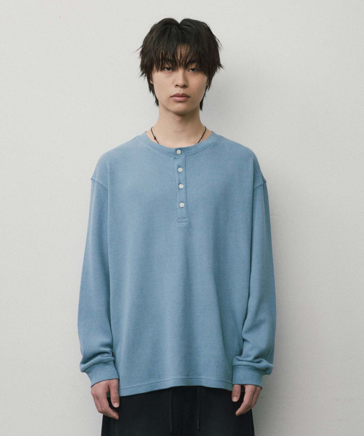 더블유엠씨(WMC) 헨리넥 와플 롱슬리브_GREYISH BLUE