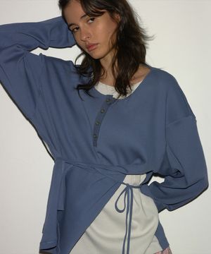 LAYERED HENLEY TOP BLUE