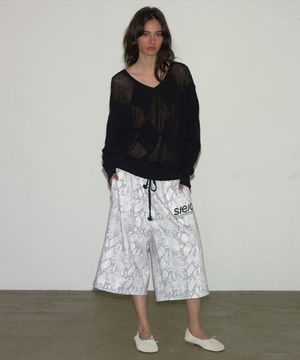 SHEER ARGYLE V-NECK KNIT BLACK