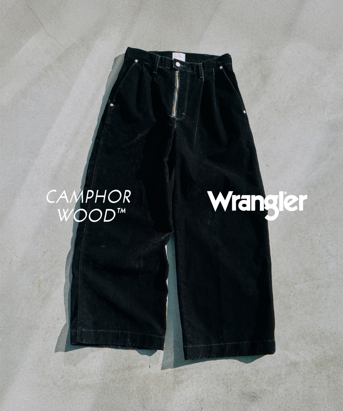 캠퍼우드(CAMPHORWOOD) Wrangler × CamphorWood 플로키 2턱 와이드 배기 데님_플로키블랙