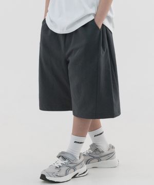 옆주름 버뮤다 스웨트 쇼츠 (차콜)