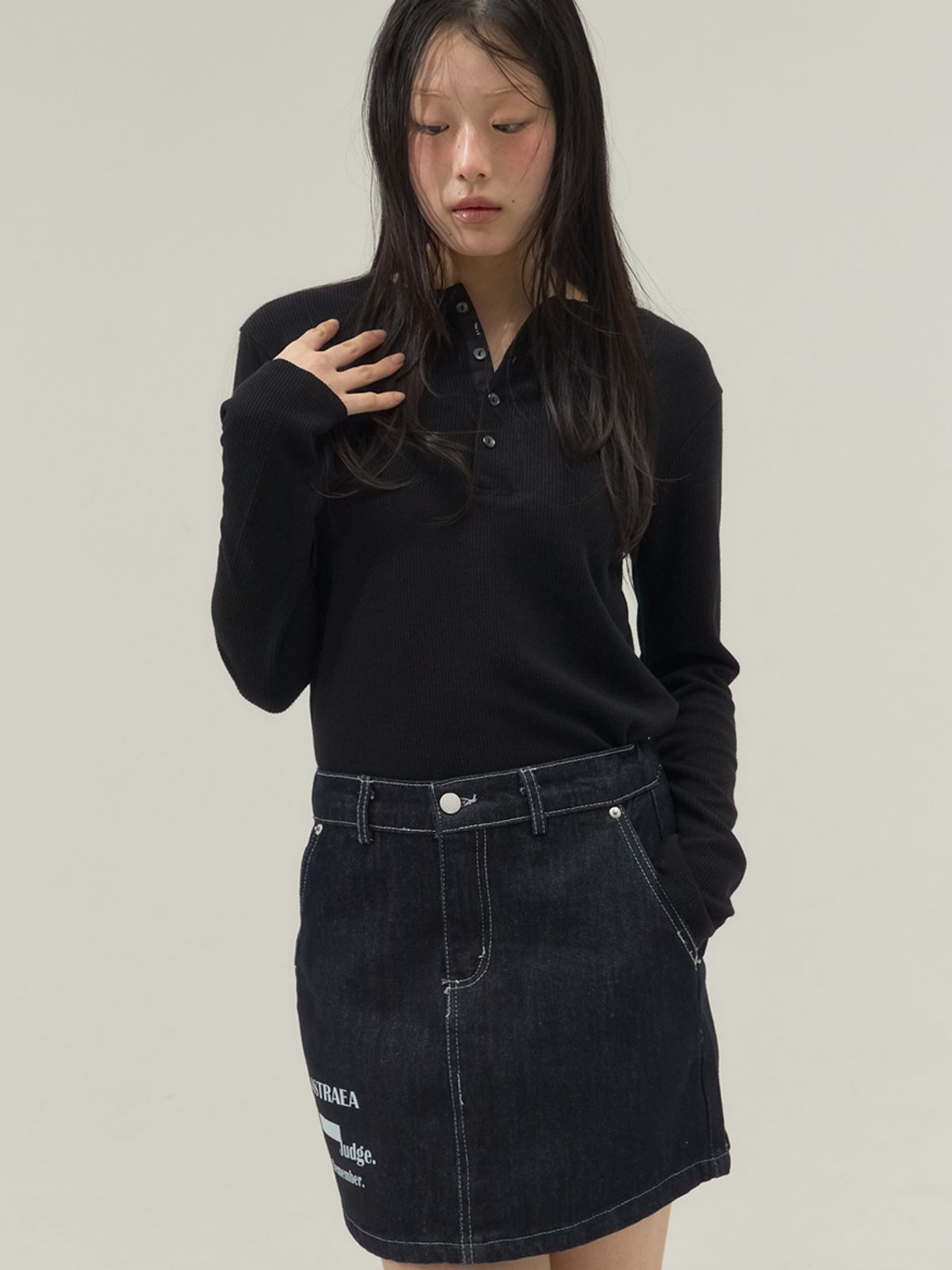 쏘리, 투 머치 러브(SORRY, TOO MUCH LOVE) Stretch Rib Jersey Button Placket Top_Black