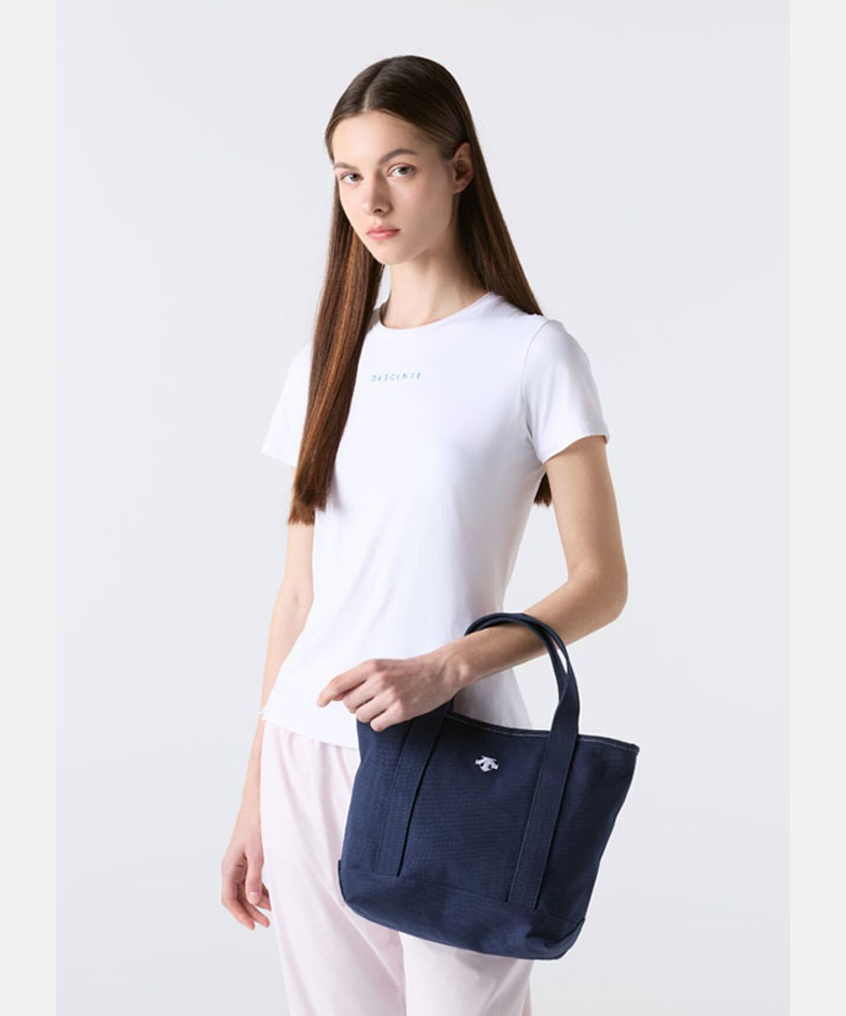 데상트(DESCENTE) 미디움 캔버스 토트백 네이비 SR223UBG40