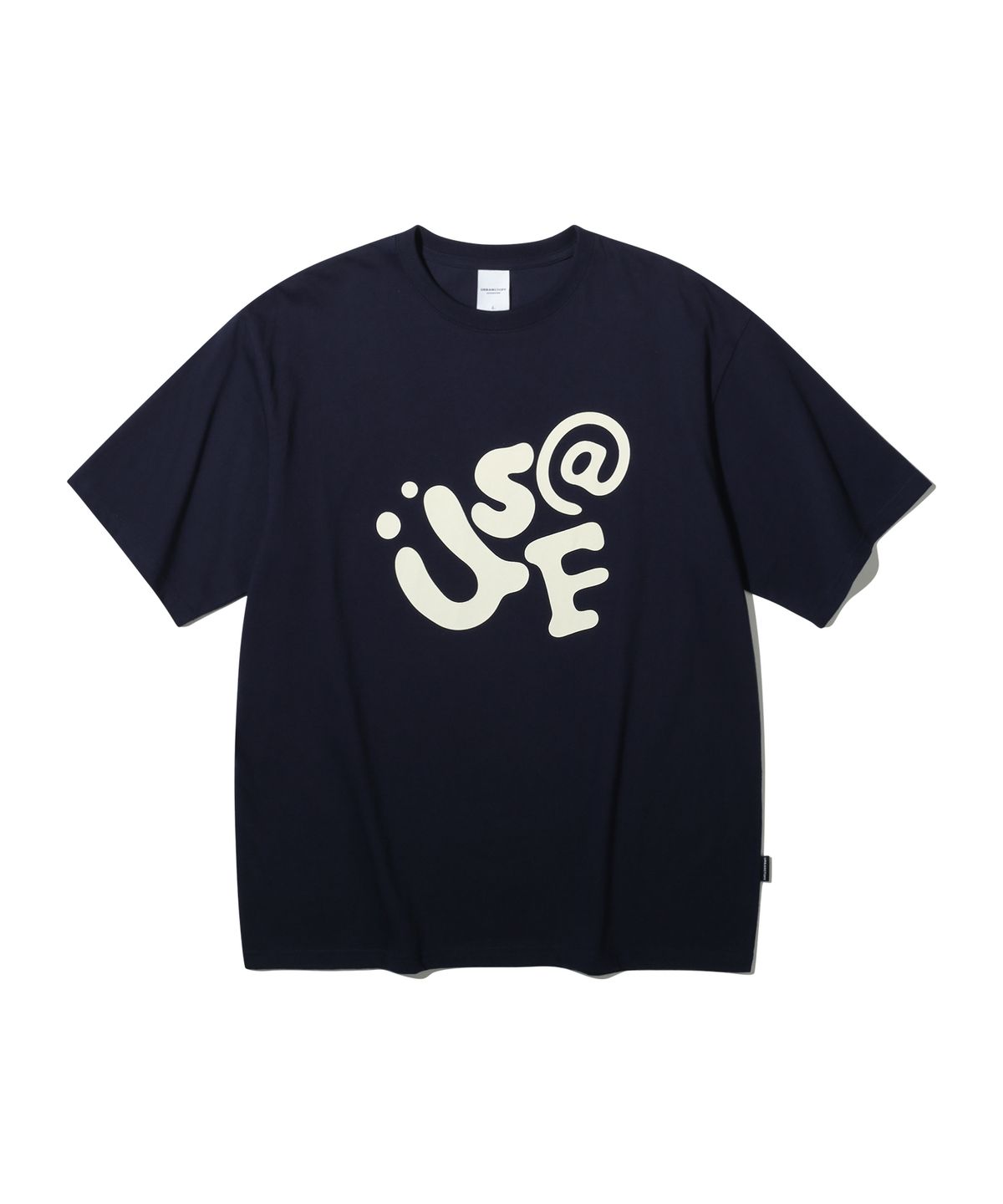 어반스터프(URBANSTOFF) 타이포 그래픽 티 (네이비)