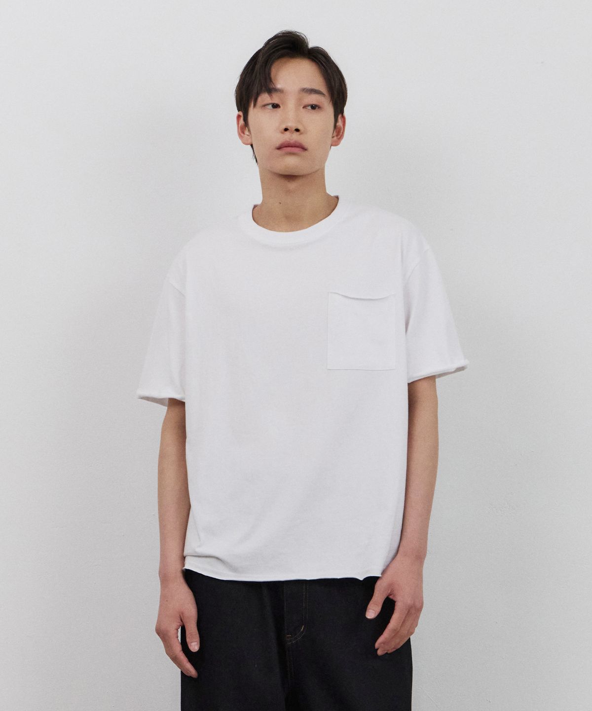 어반스터프(URBANSTOFF) 컷 오프 크롭 박스 티 (화이트)