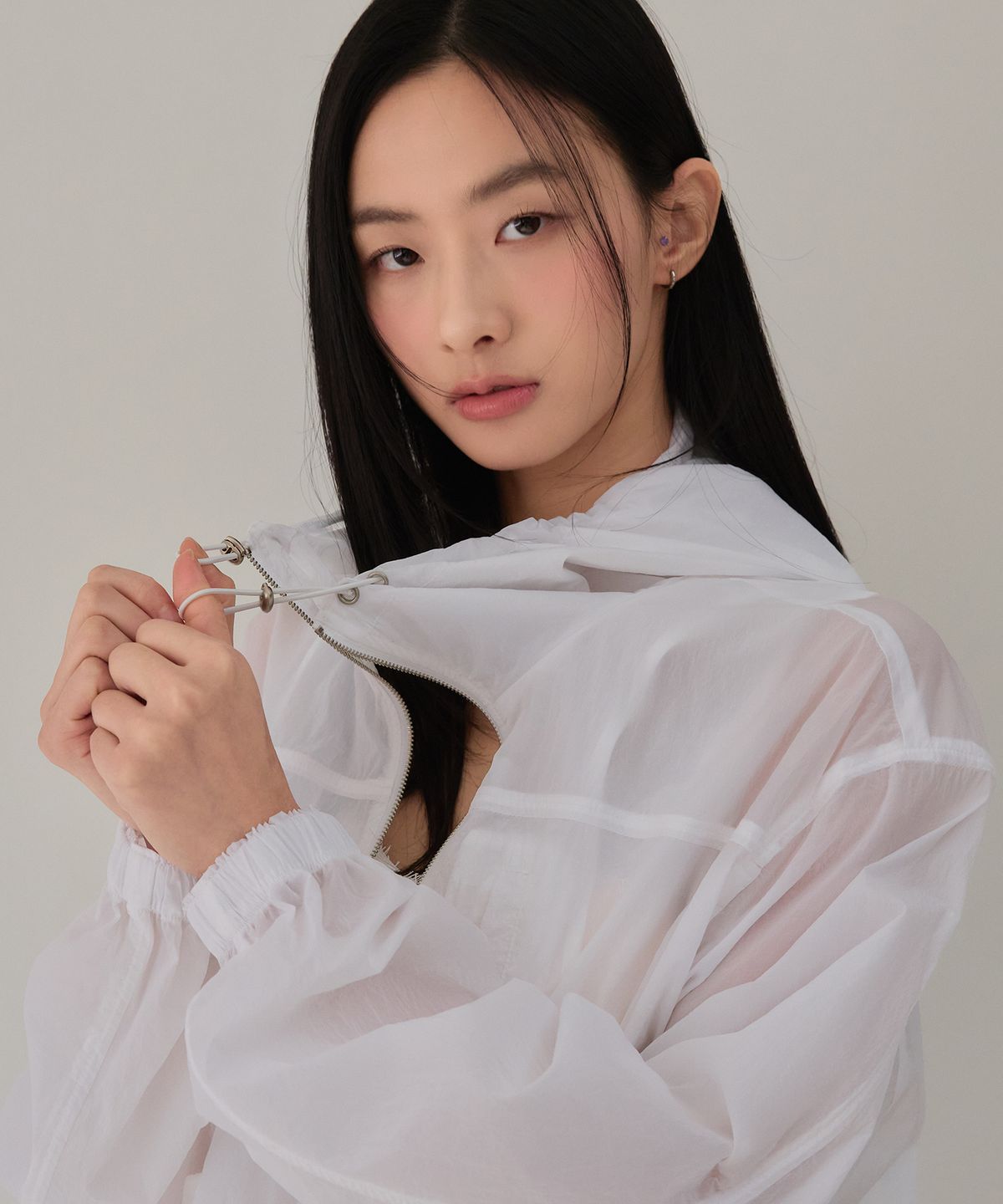 더엘로(THEELO) 시스루 나일론 자켓 (Ivory)