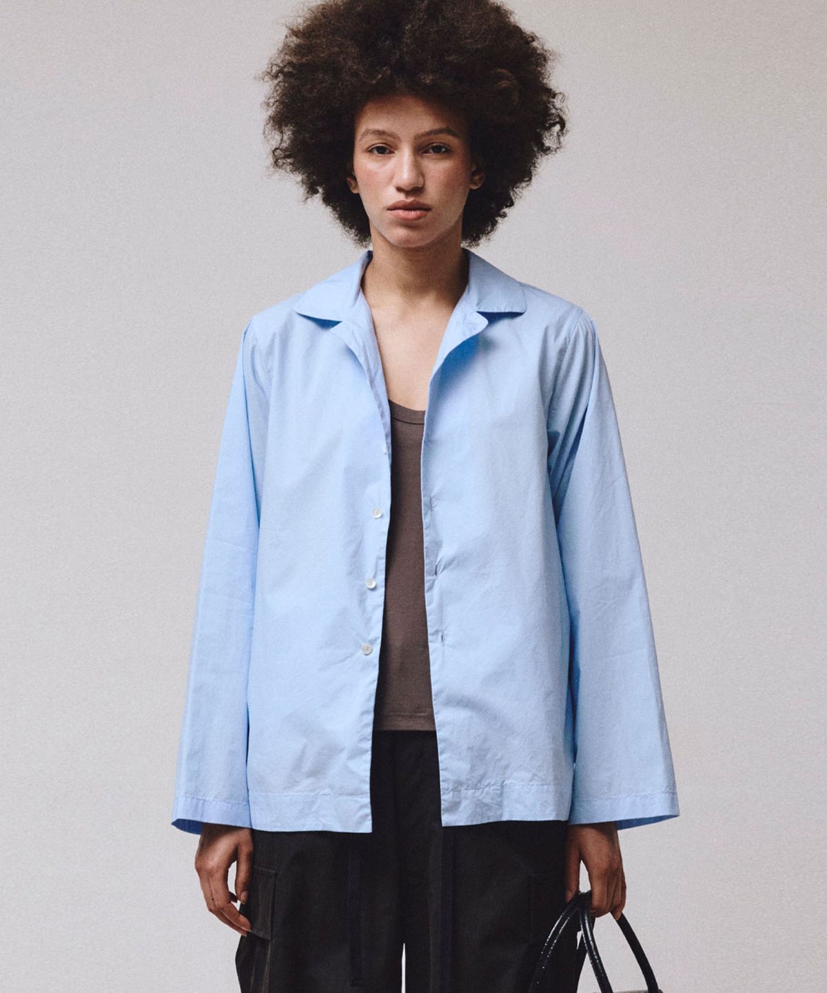 비자비(VIS A VIS) COTTON BUTTON DOWN LS SHIRT (L.T BLUE)