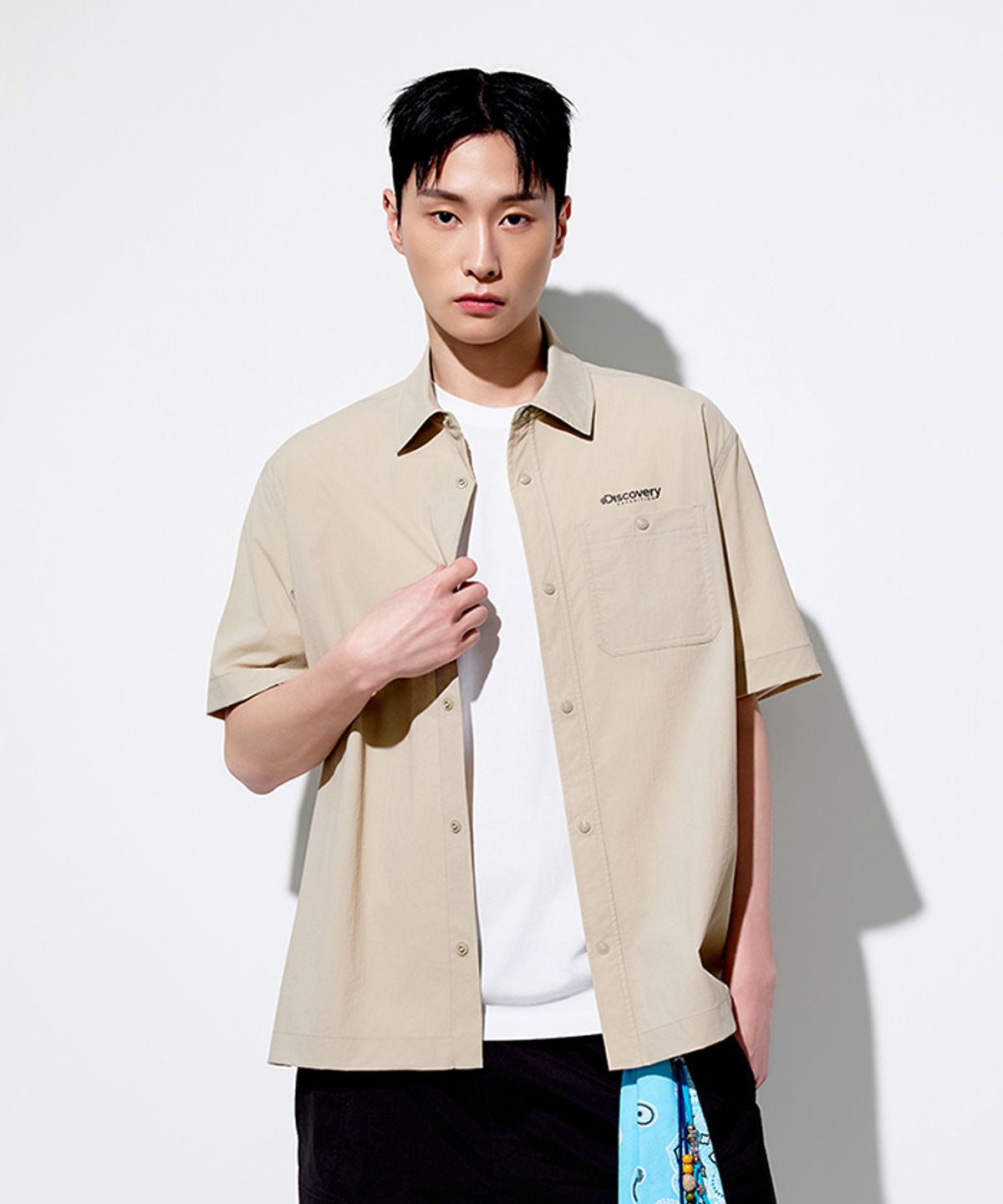 디스커버리 익스페디션(DISCOVERY EXPEDITION) 남성 프레시벤트 경량 우븐 반팔 셔츠 (BEIGE2)