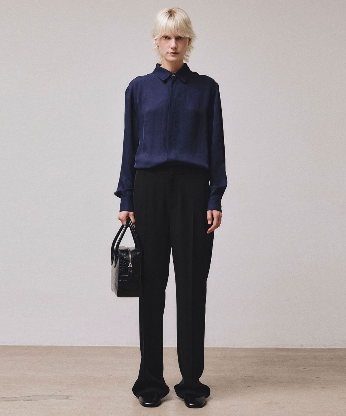 비자비(VIS A VIS) STRAIGHT LEG TROUSERS (BLACK)