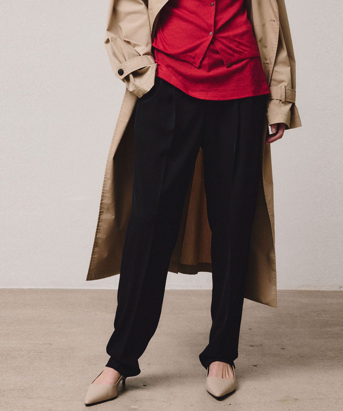 비자비(VIS A VIS) TAPERED TROUSERS (BLACK)