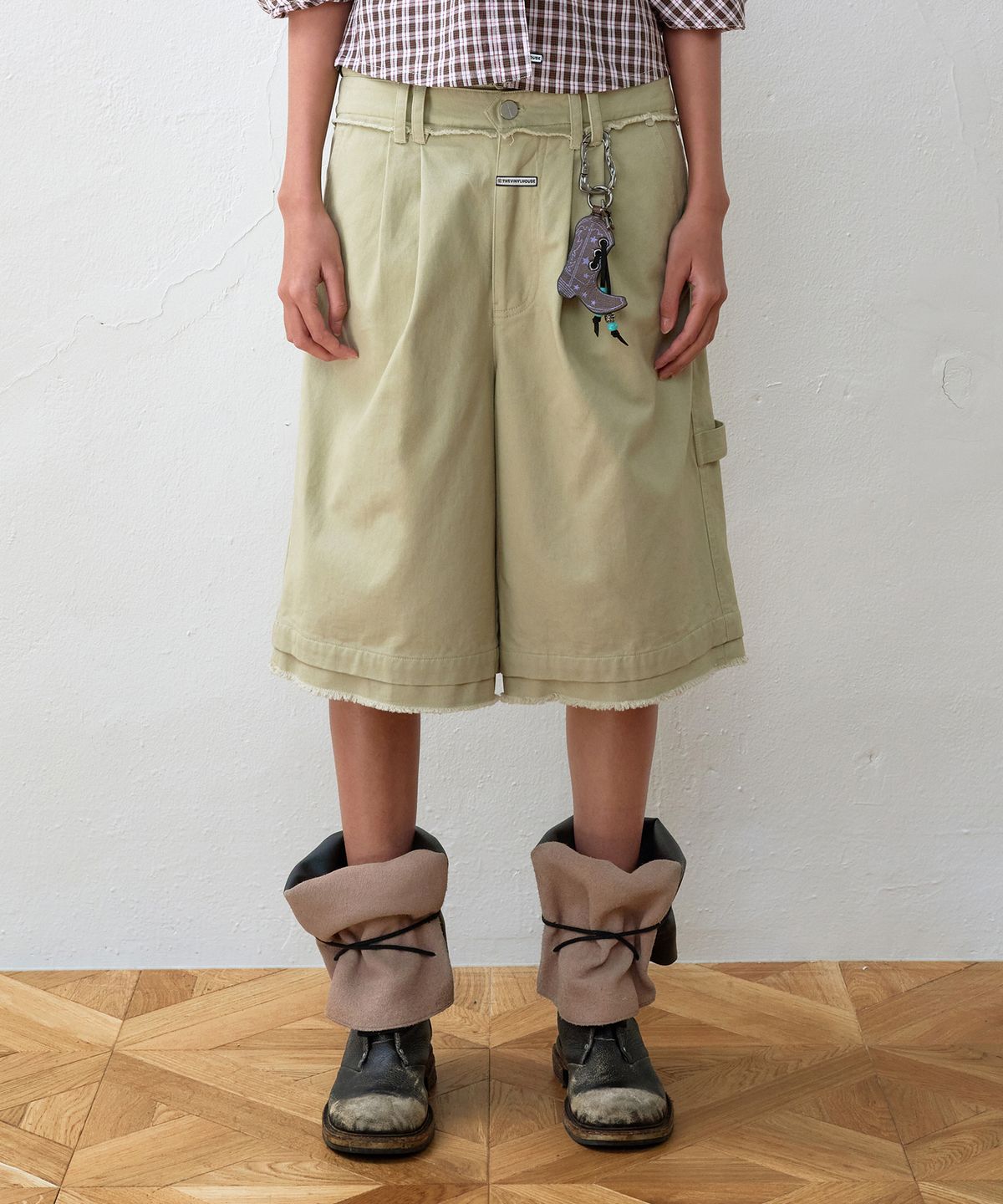 더바이닐하우스(THEVINYLHOUSE) DOUBLE LAYERED SHORTS BEIGE