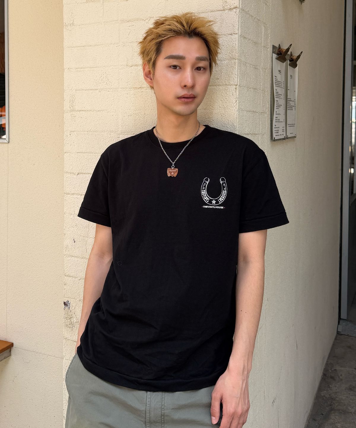 더바이닐하우스(THEVINYLHOUSE) LUCKY HOUSE TEE BLACK