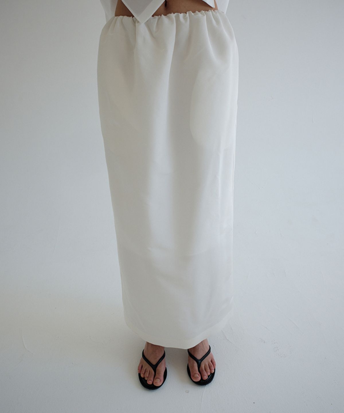 더룸(THELOOM) VOLUME WAIST COLUMN SKIRT_IVORY