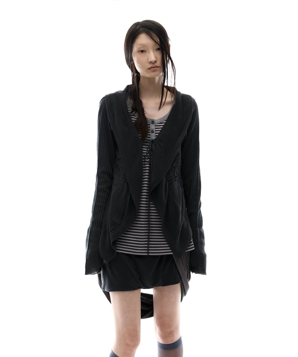 오호스(OJOS) Ruffled Drape Cardigan / Charcoal