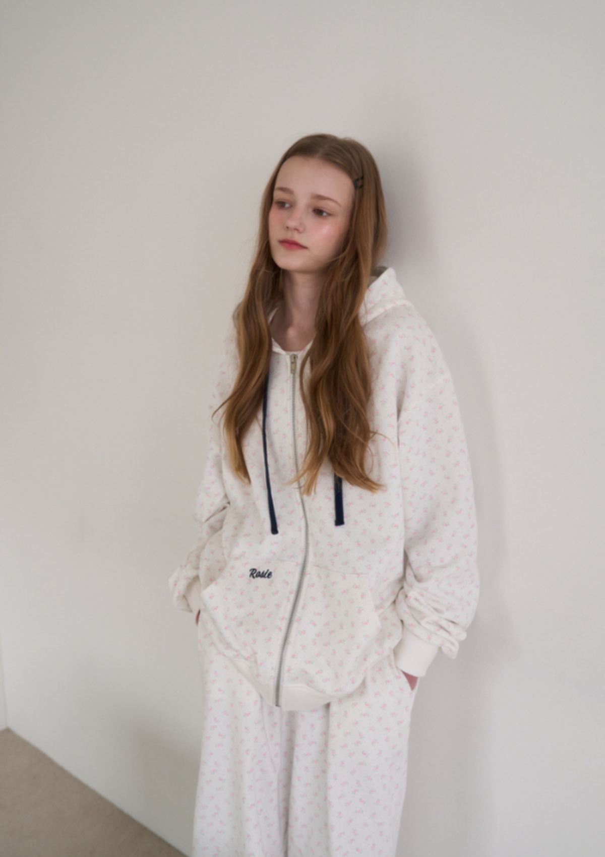 로지(ROSIE) Bloom Zip Hoodie_Ivory