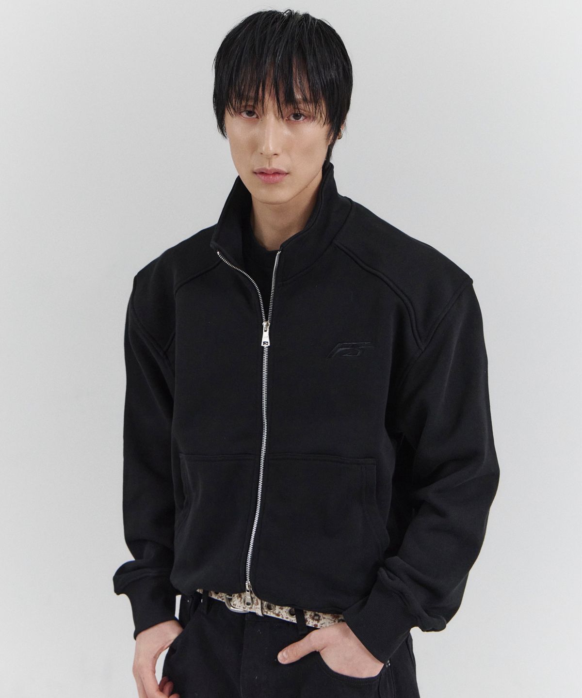 포스센스티브(FORCESENSITIVE) FORCE SHOULDER ZIP-UP (BK)