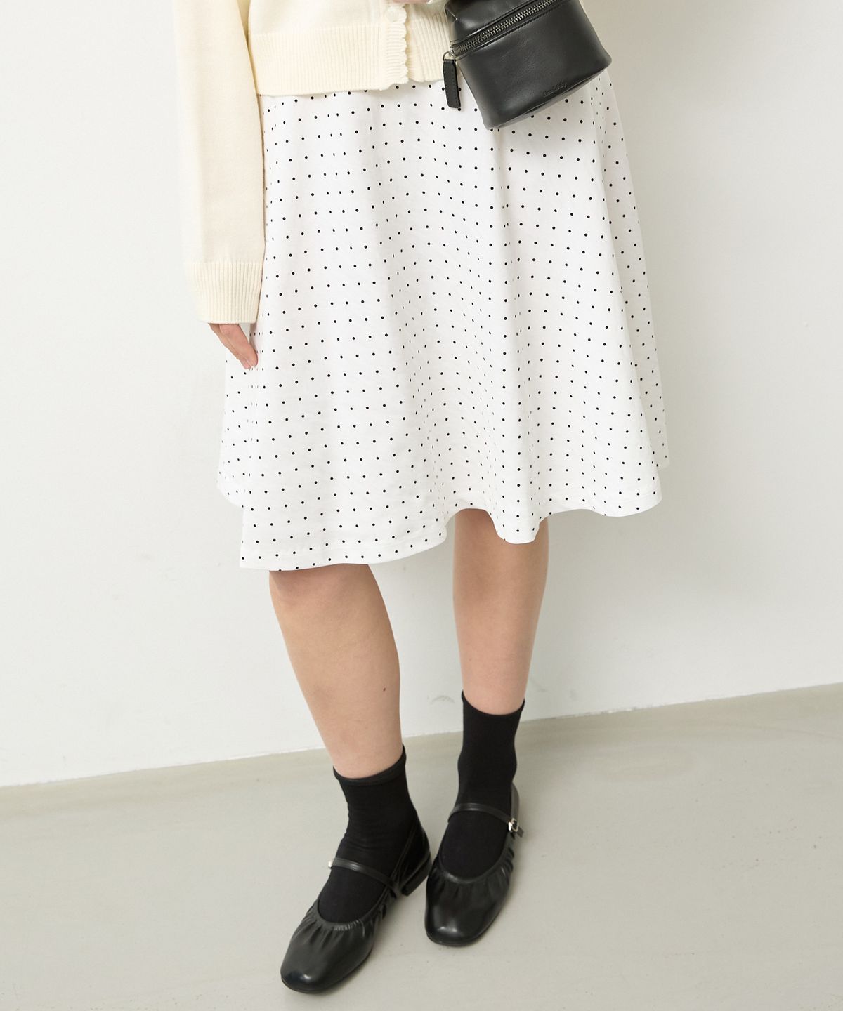 뉴루키(NEW LOOKY) Flared dot midi skirt _Ivory