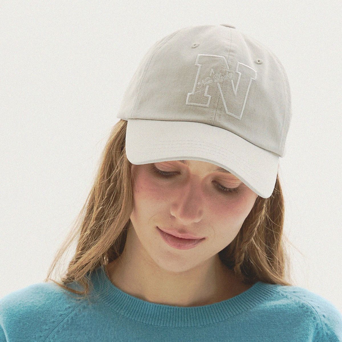 뉴루키(NEW LOOKY) Logo Point Ball Cap _Grey