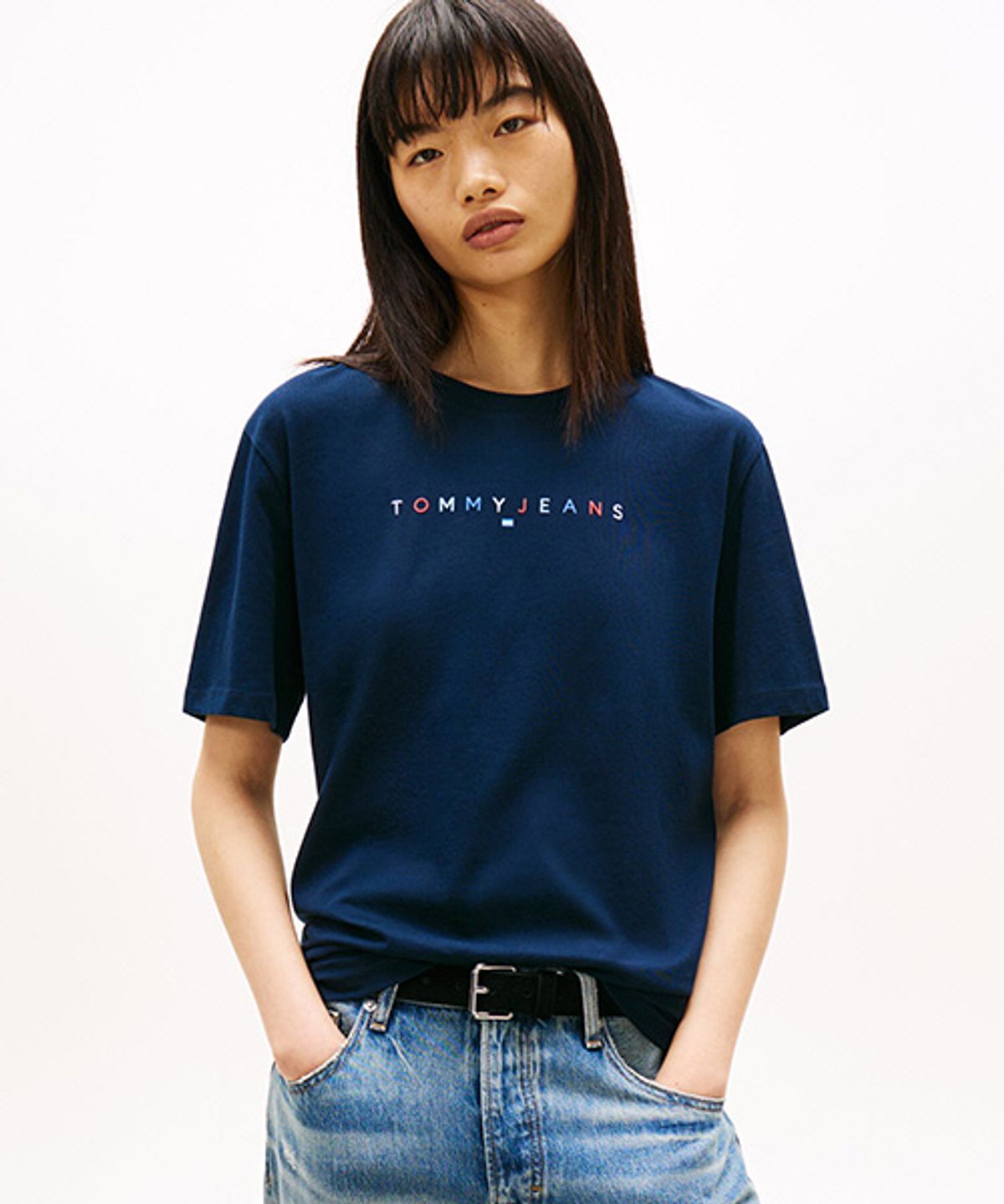 타미진스(TOMMY JEANS) 컬러 리니어 로고 티셔츠 (T32G1TTO54TWT1C1G)