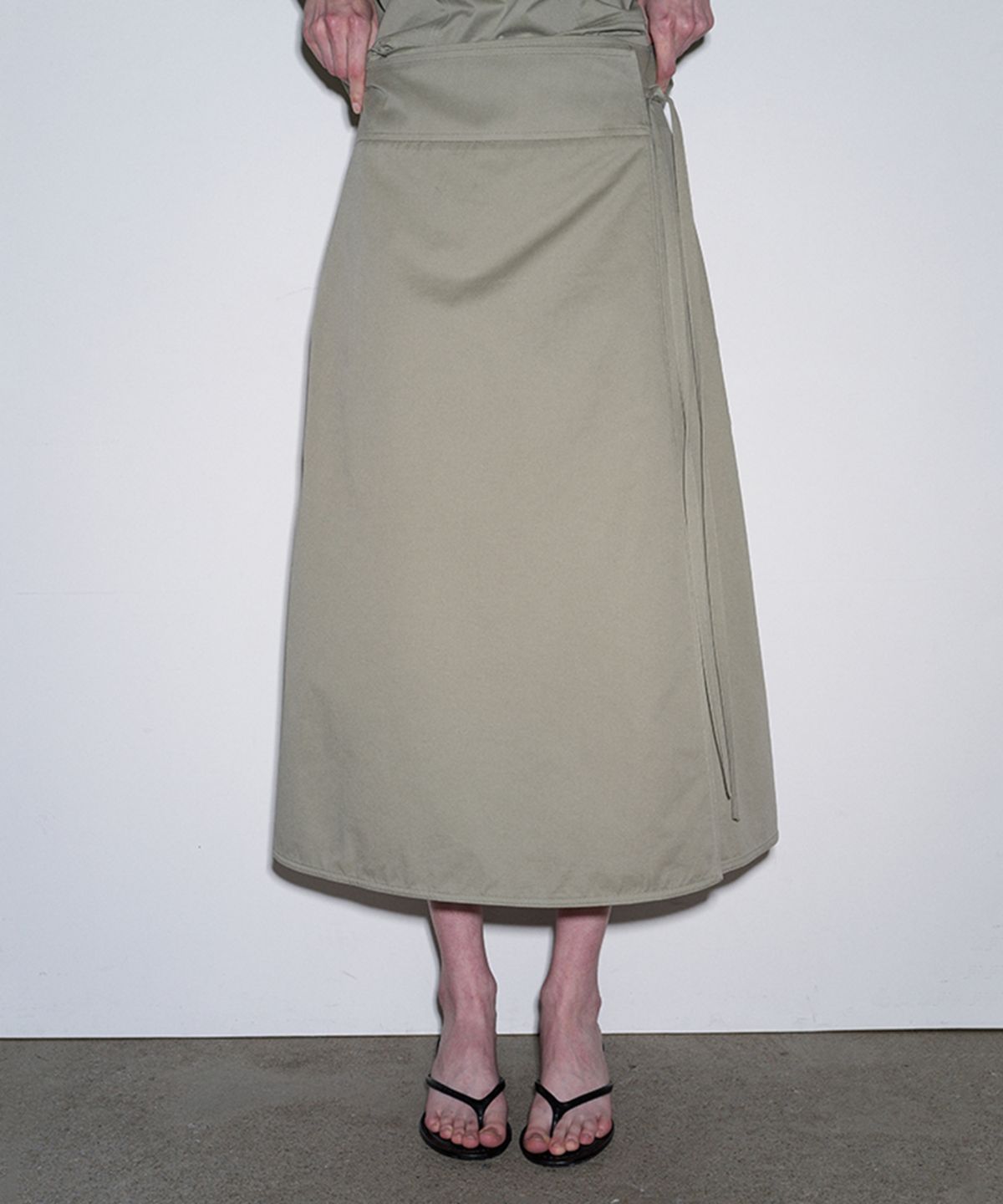 더룸(THELOOM) DENIM WRAP SKIRT_KHAKI