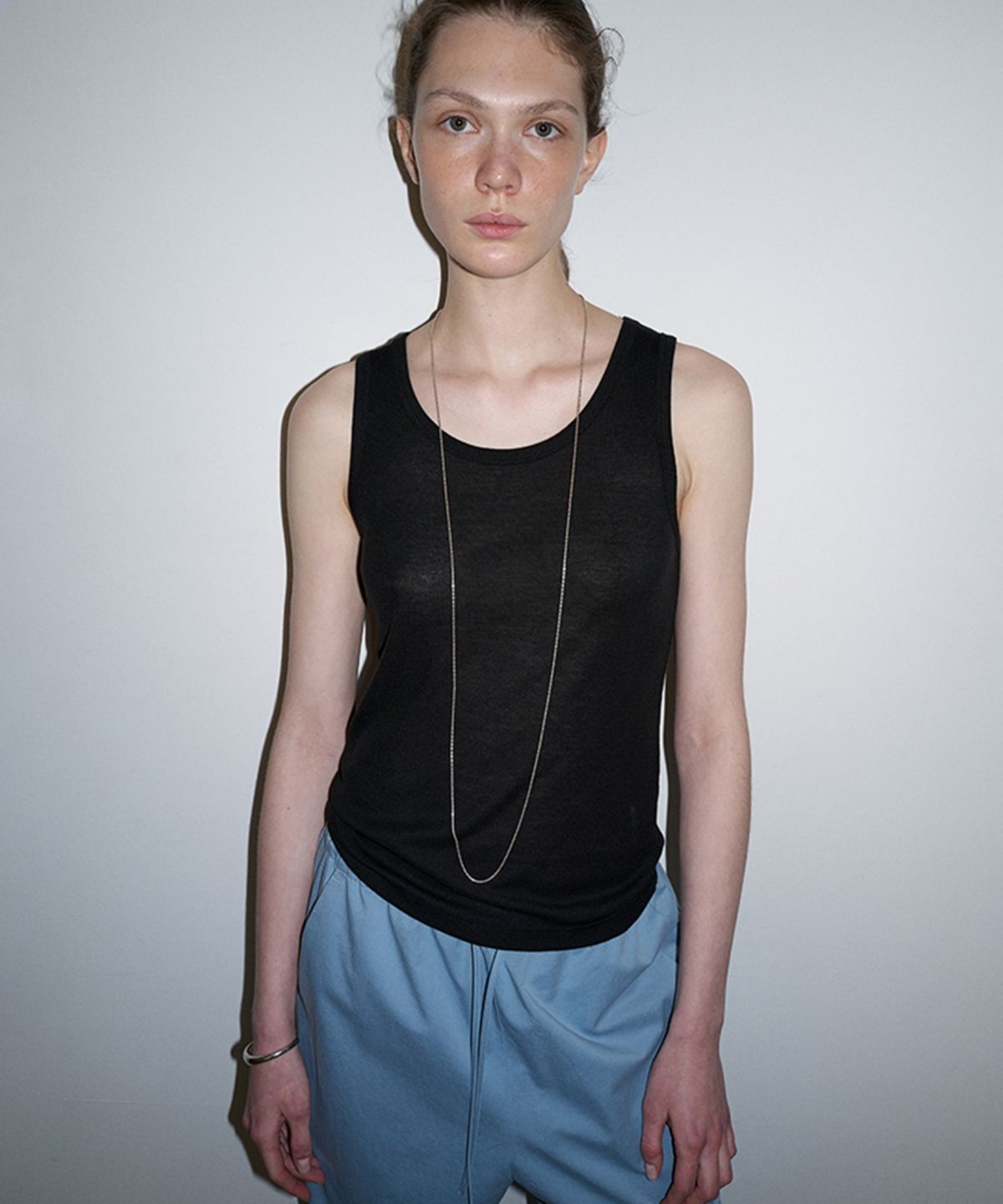 더룸(THELOOM) SLEEVELESS TOP_BLACK