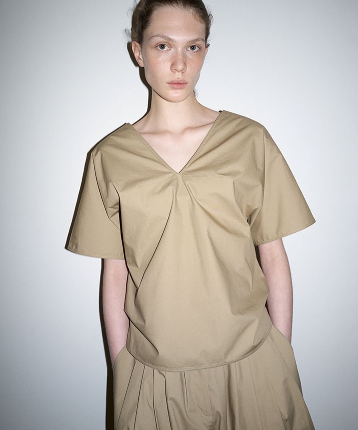 더룸(THELOOM) DOLMAN SLEEVE V-NECK TOP_BEIGE